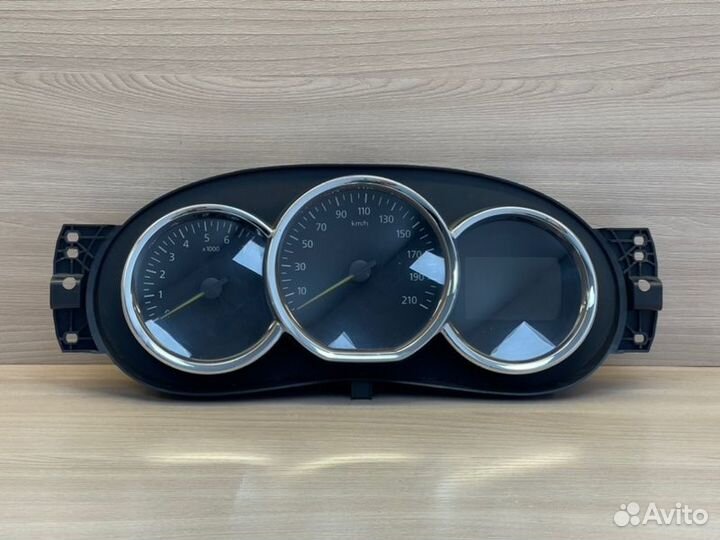 Щиток приборов Renault Logan