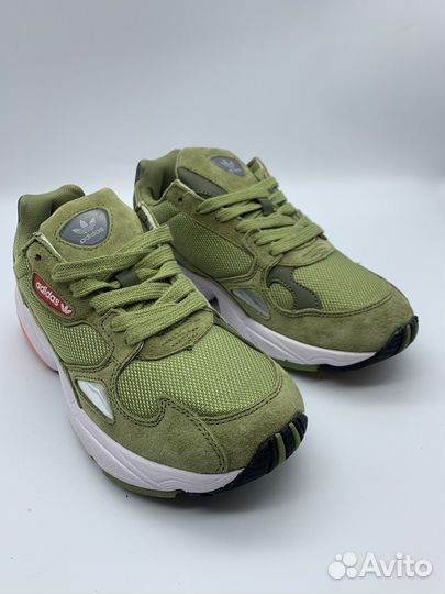 Кроссовки adidas falcon