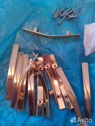 Ручки дверные мебельные (желтые) 13шт