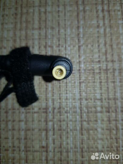 Универсальное заряд.устройство для ноутбука