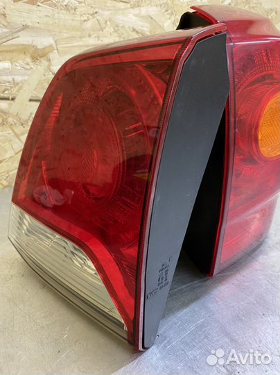 Стоп сигнал Toyota Land Cruiser 200