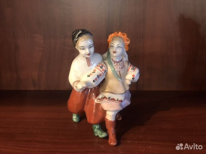 Статуэтки фарфор: лфз; дулево (дфз) и др