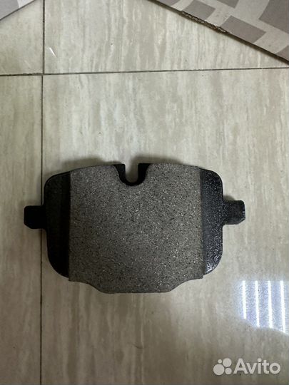 Задние колодки на BMW 5 (G30, F90)