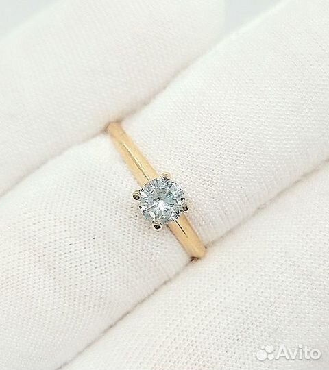 Золотое кольцо с камнем 17р