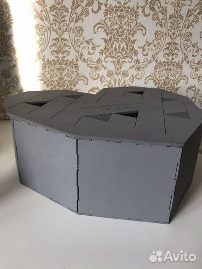 Подарочная коробка из дерева