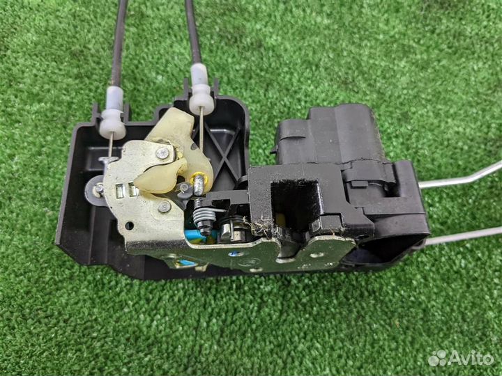 Замок двери передней правой Ssangyong Actyon NEW