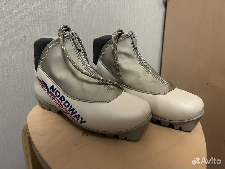 Лыжные ботинки 36