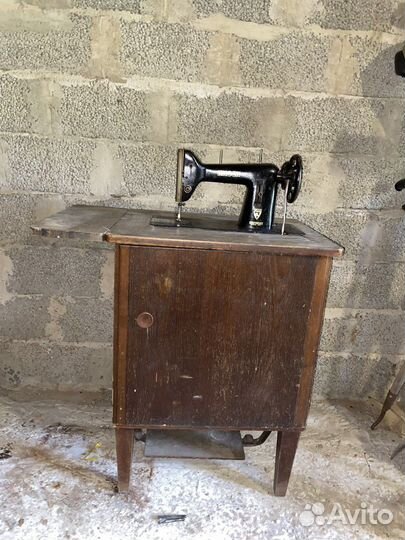 Швейная машинка knoch