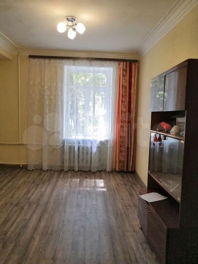 2-к. квартира, 65 м², 1/3 эт.