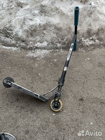 Трюковой самокат парк