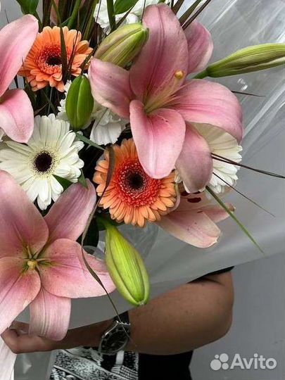 Герберы и Лилии