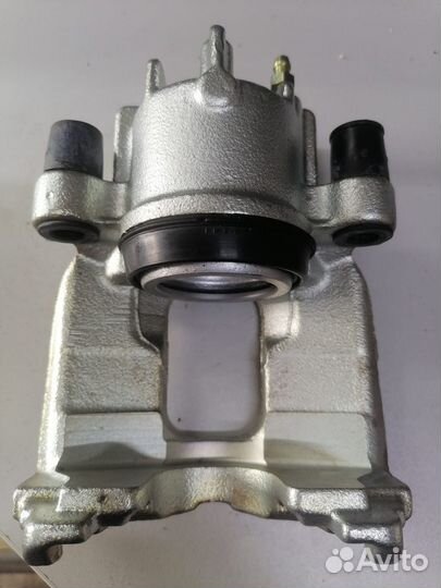 Суппорт тормозной передний правый Форд Фокус 1