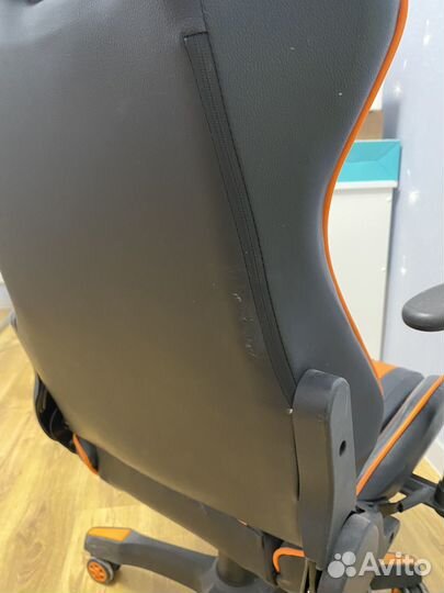 Компьютерное кресло