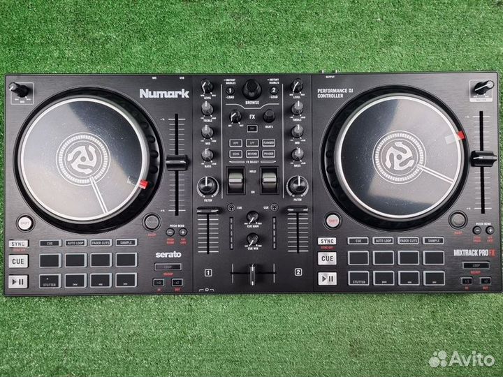 DJ-контроллер Numark Mixtrack PRO FX