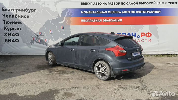 Суппорт тормозной задний правый Ford Focus 3 22102