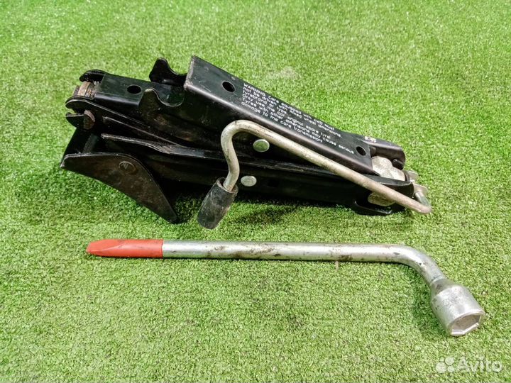 Домкрат Volvo Xc70 2 B5254T2 (2.5T) 2006