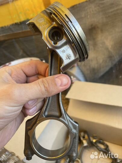 Шатун+поршни с Лады largus