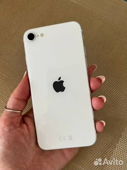 iPhone SE, 64 ГБ