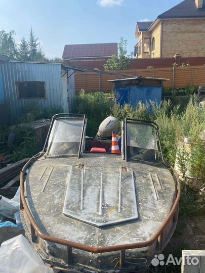 Лодка с мотором