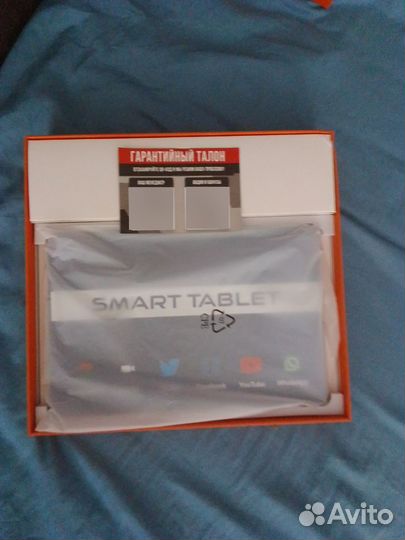 Продаю планшет с клавиотурой и мышкой