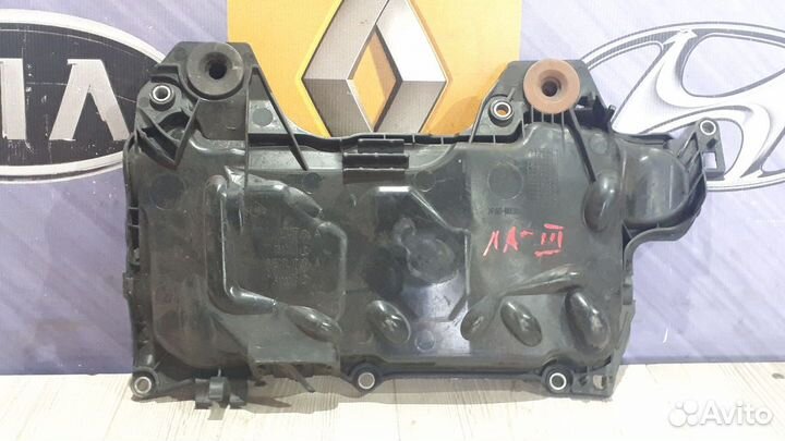 Крышка накладка двигателя декоративная Renault lag