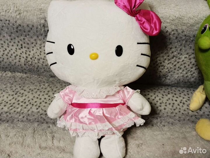 Игрушка Hello Kitty и Гусеничка