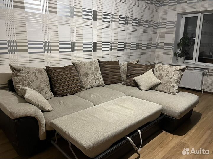 Угловой диван,раскладной