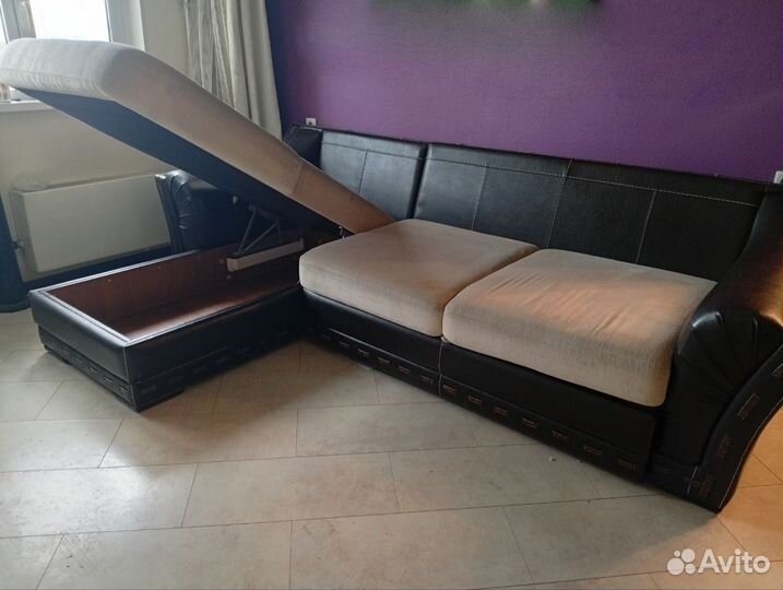 Диван мягкий, кожа и текстиль, колониальный стиль