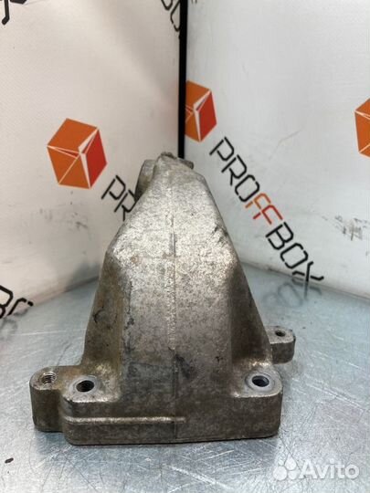 Кронштейн двигателя правый Mercedes Ml W164 OM642