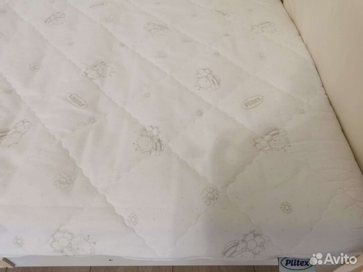 Детская кроватка с маятником Wundermobel