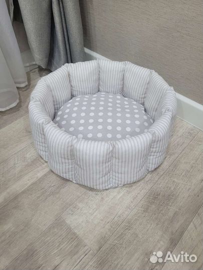 Лежанка для кошек и собак