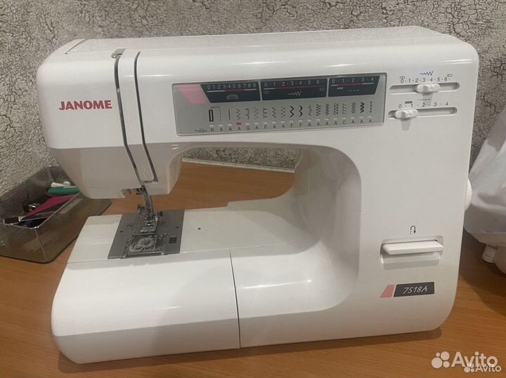 Швейная машина Janome 7518а