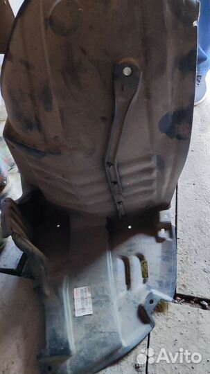 Подкрылок toyota verossa
