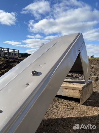 Капот на трактор т-40