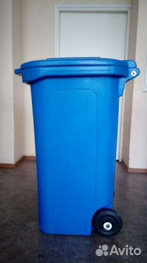 Мусорный бак 250 л. Пластиковый на калëсах