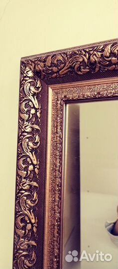 Зеркало в багетной рамке