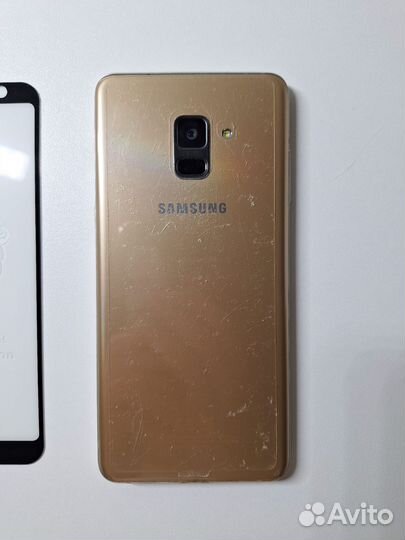 Samsung Galaxy A8+, 4/32 ГБ