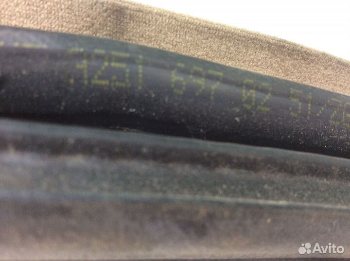 Уплотнитель двери задней левый Mercedes W251 R