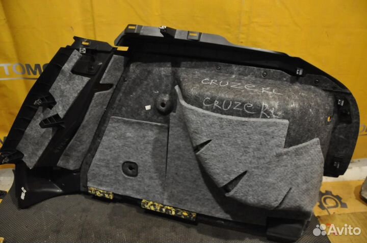 Обшивка багажника левая chevrolet cruze J305
