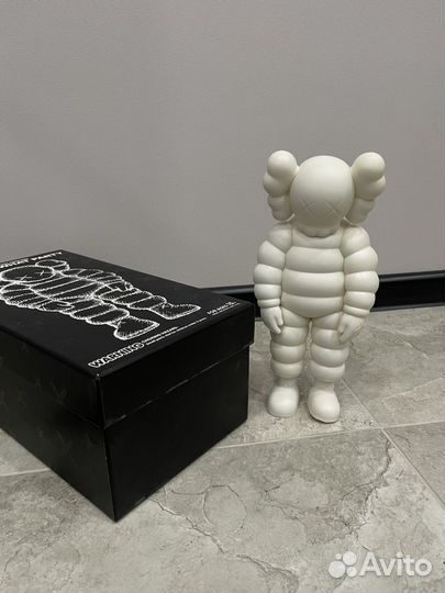 Фигурка kaws what party chum