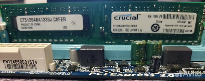 Материнская плата с процессором, кулером и памятью