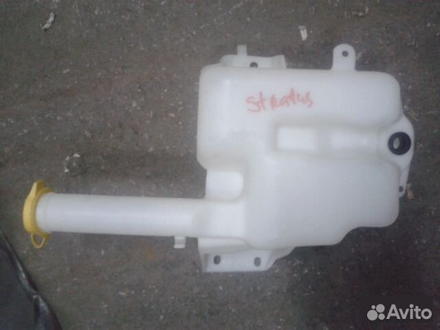 Бачок омывателя Dodge Stratus