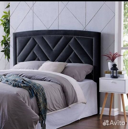 Кровать двухспальная с подъемным механизмом