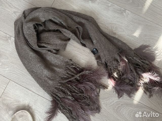 Шерстяной шарф, шаль,со страусиными перьями