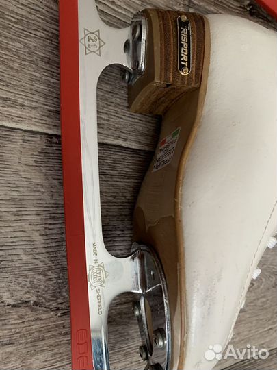 Фигурные коньки risport