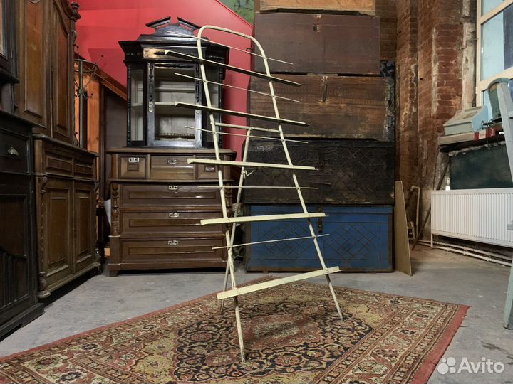 Выставочный стеллаж СССР