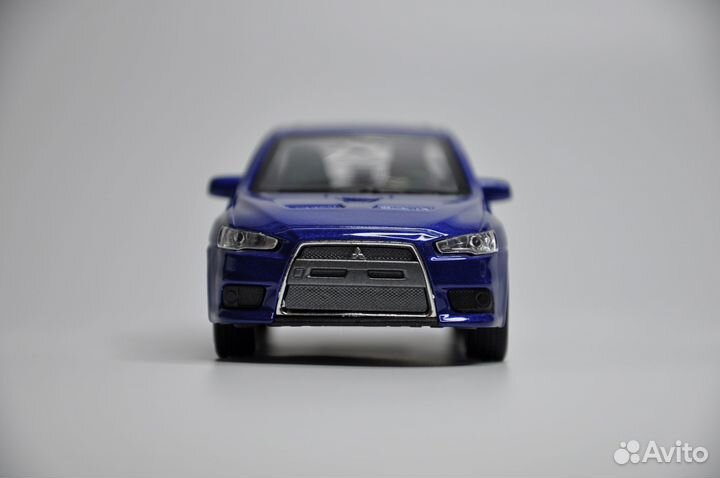 Модель автомобиля Mitsubishi Lancer X металл