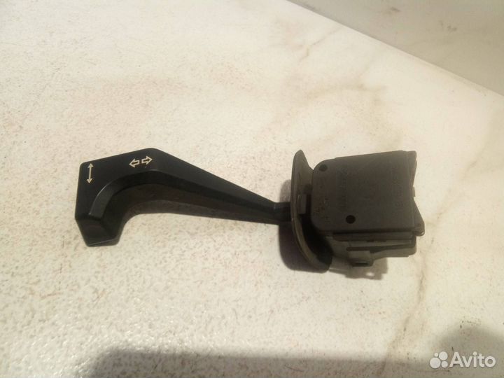 Переключатель поворотов Opel Kadett 90221174