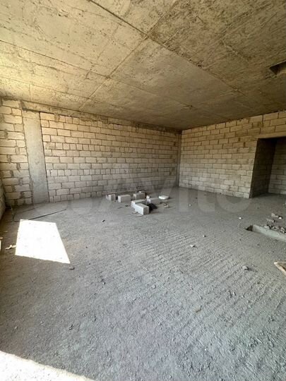 2-к. квартира, 77 м², 8/12 эт.