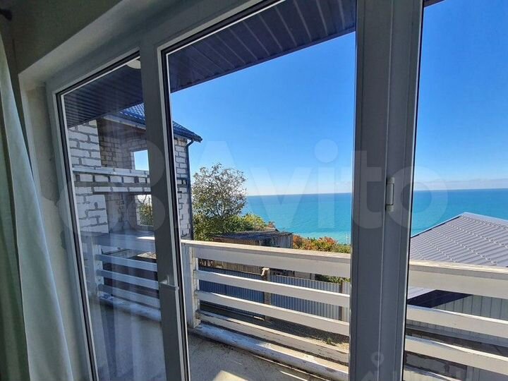 Коттедж 178 м² на участке 6 сот.